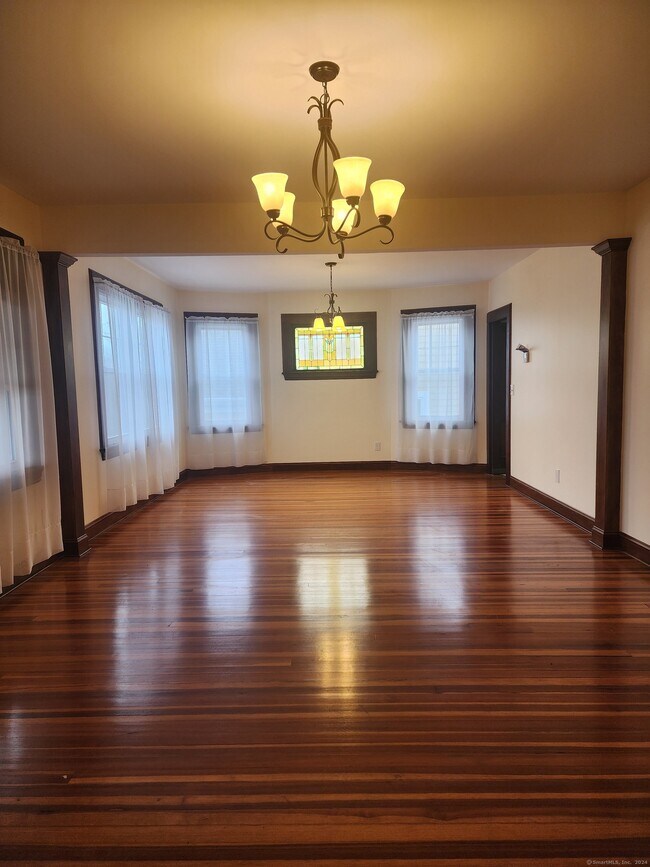 Foto del edificio - 438-440-440 Midland St