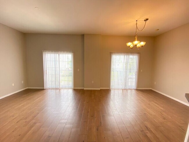 Building Photo - 6672 S Goldenrod Rd