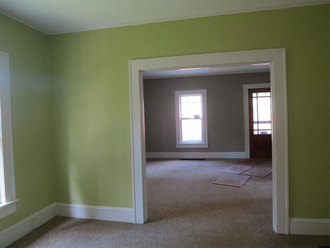 Building Photo - 3136 Reynolda Rd