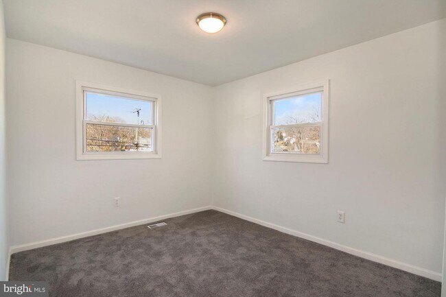 Foto del edificio - 1647 Hylton Ave