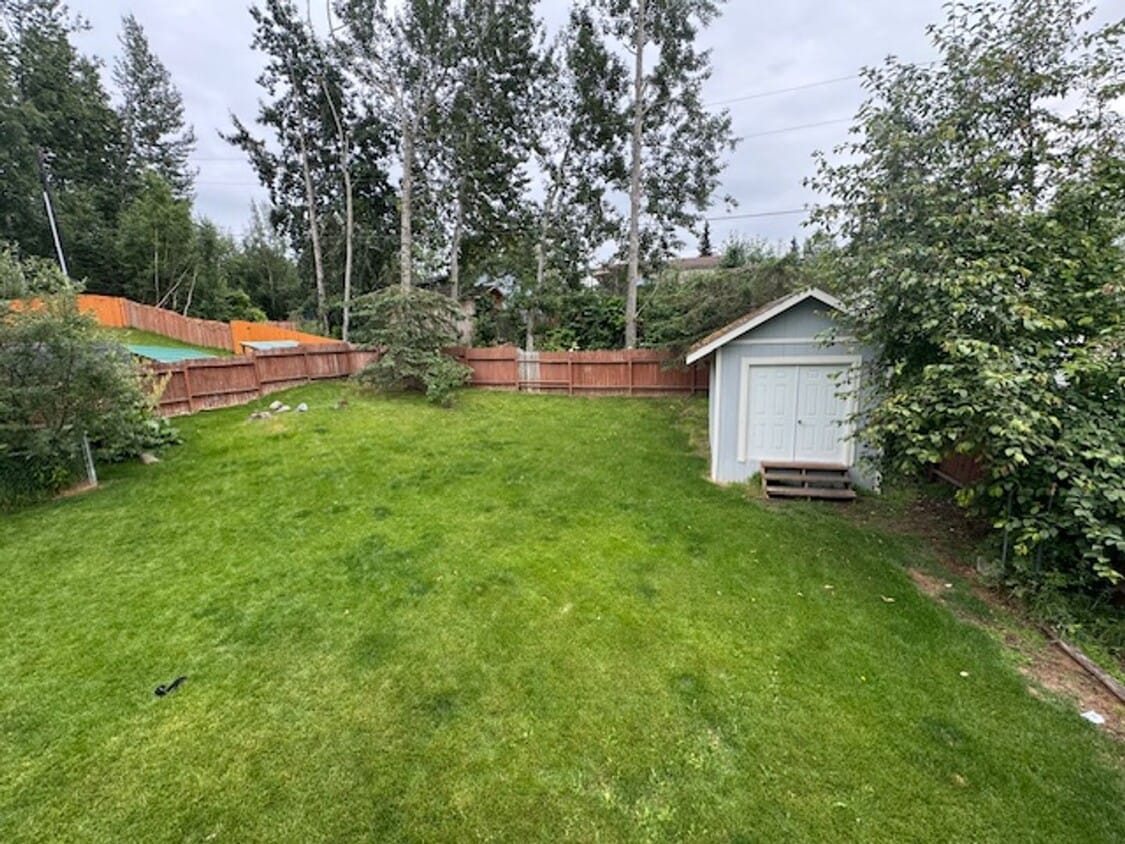 Building Photo - Charming 4 Bedroom, 2 Bath Home in Peacefu...