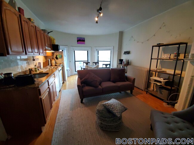 Building Photo - 43 Bay State Rd