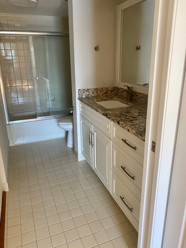 Building Photo - 2871 N Oakland Forest Dr