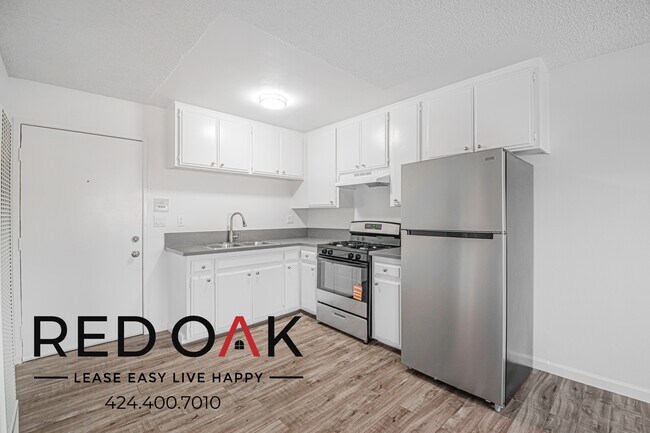 Foto del edificio - 706 McDonald Ave