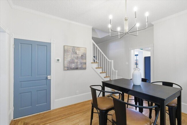 Building Photo - 305 W Broadway