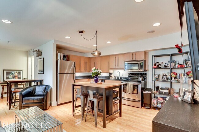 Foto del edificio - 2608 Sherman Ave NW
