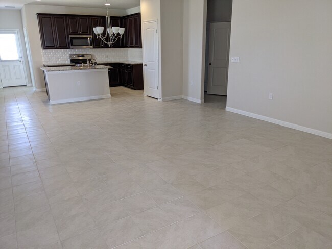 Building Photo - 6701 Routenburn St