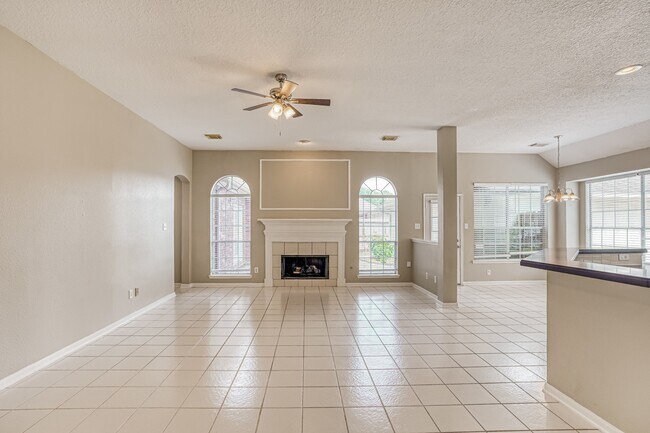 Building Photo - 4022 N Dawn Cypress Ct