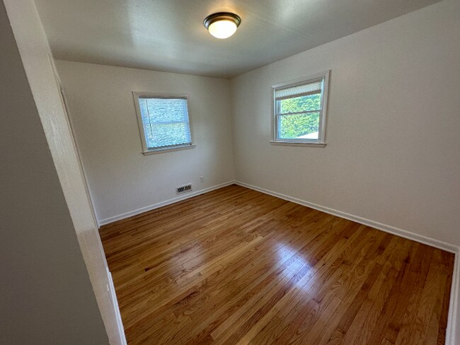 Foto del edificio - 5862-5864 N 63rd St