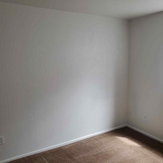 Foto del edificio - 3506 Stratton Dr