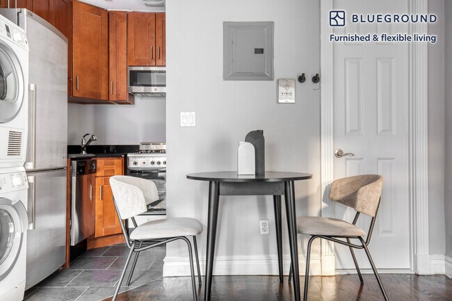 Foto del edificio - 229 1st Ave