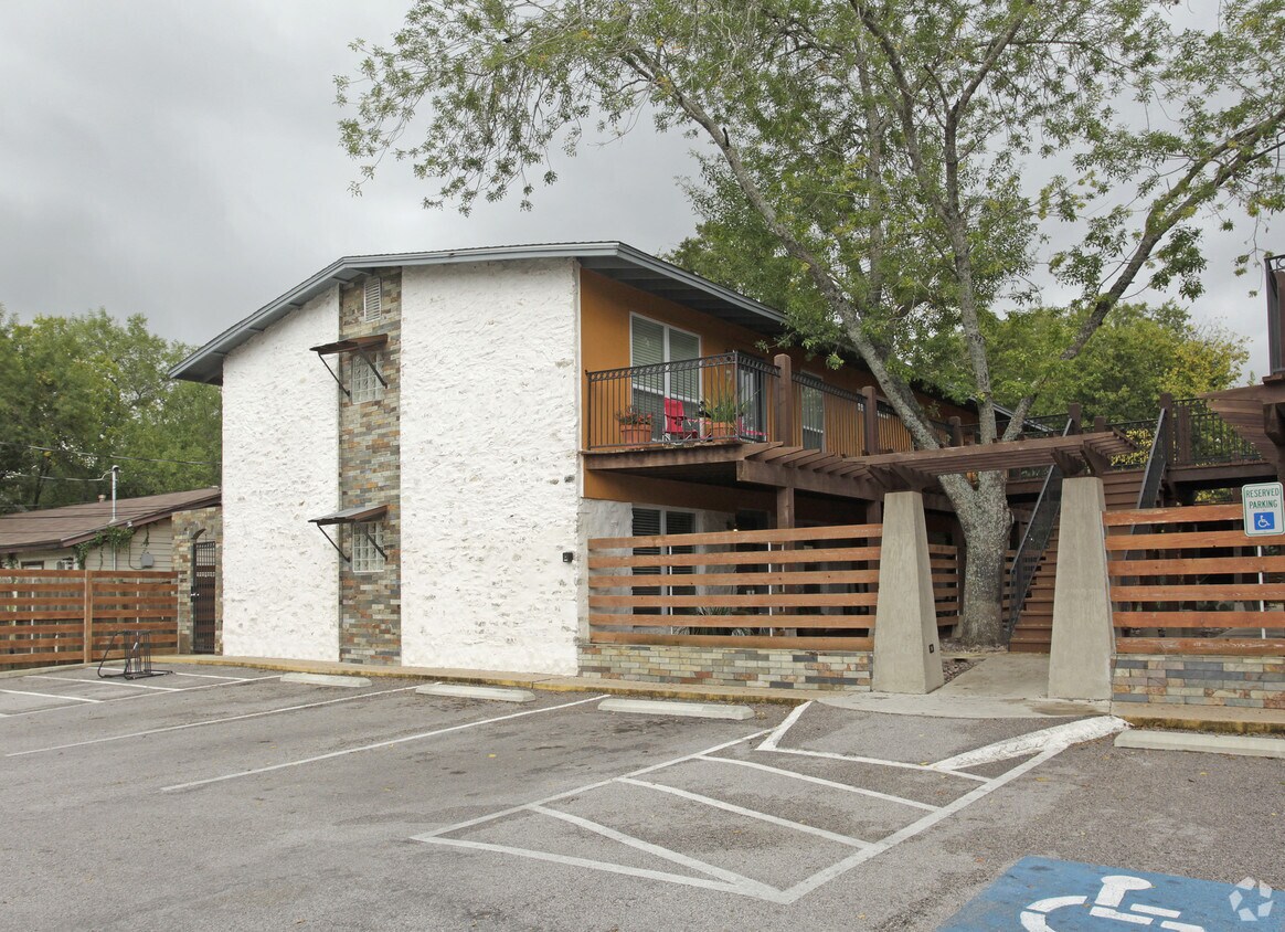 Building Photo - 1915-1917 Barge St