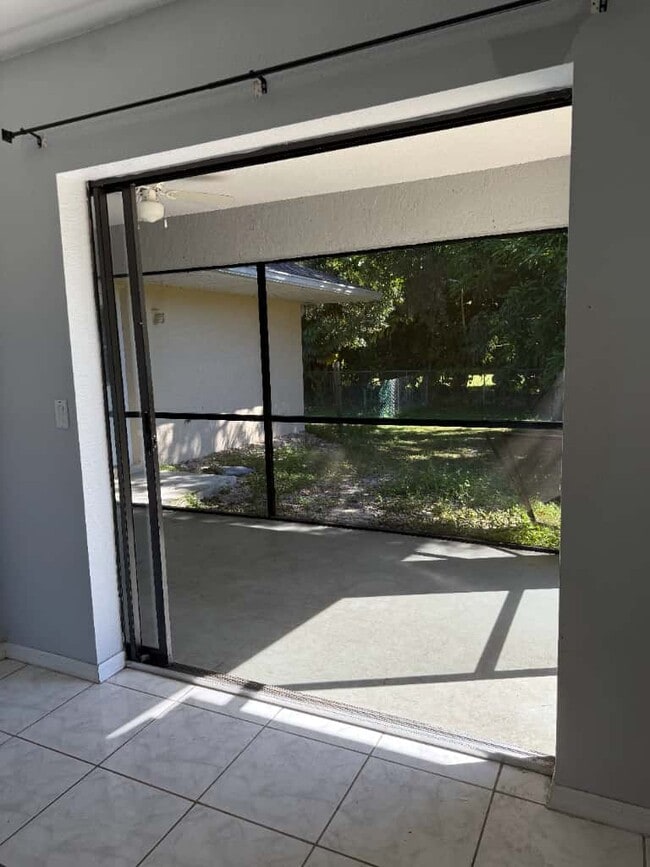 Foto del edificio - 1474 Dewitt St