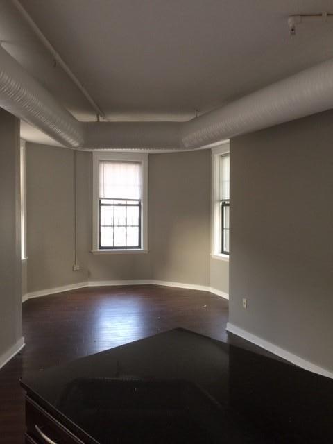 Building Photo - 2 bedroom in Cleveland OH 44115