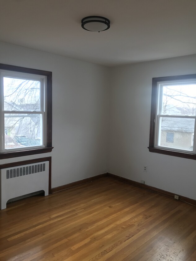 2nd bedroom - 94 Sanford Ave