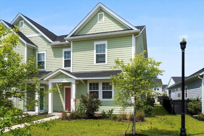 Building Photo - "Charming Townhouse within Carnes Crossroa...