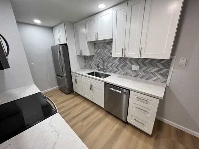 Foto del edificio - 1013 S Sunshine Ave