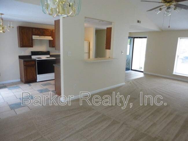 Building Photo - 1621 Riverknoll Drive