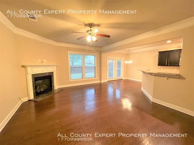 Building Photo - Great Townhome close to Halcyon