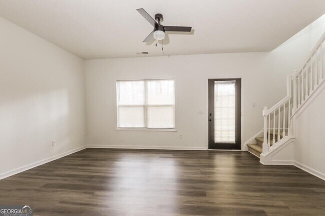 Foto del edificio - 2555 Flat Shoals Rd