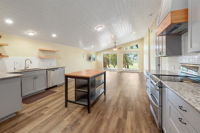 Building Photo - 337 Wilbarger Point