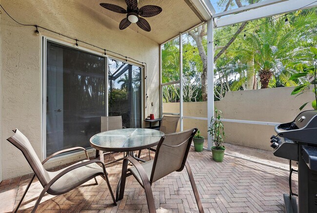 Foto del edificio - 7719 Azalea Ct