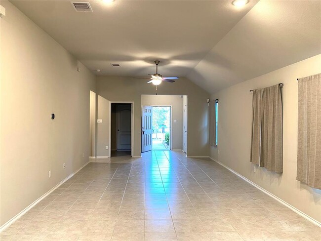 Building Photo - 5023 Azalea Trace Dr