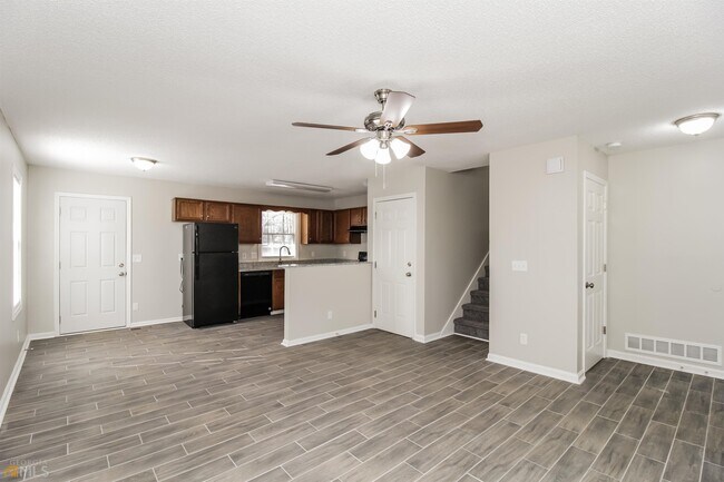 Building Photo - 581 Southern Trace Dr