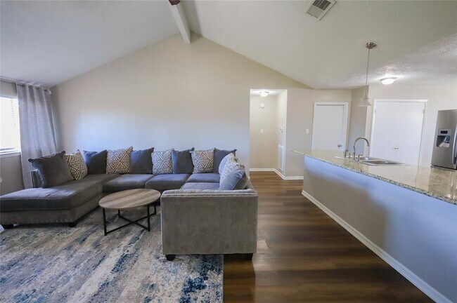 Foto del edificio - 2530 Colonial Ridge Dr