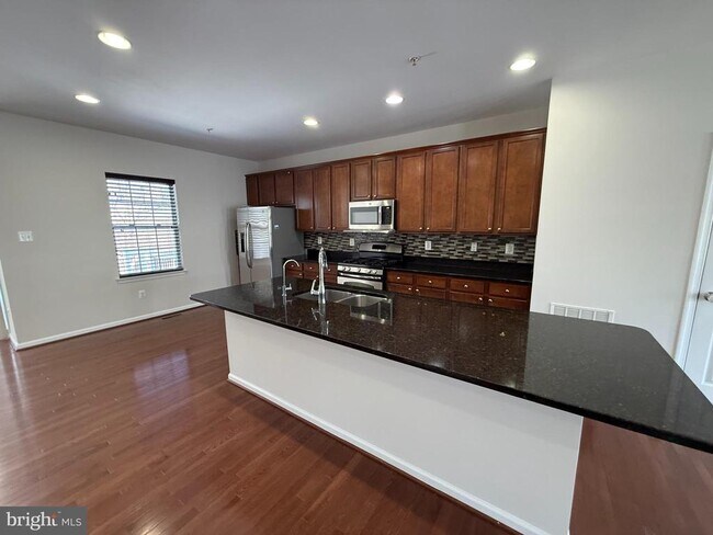 Foto del edificio - 6764 Green Mill Way