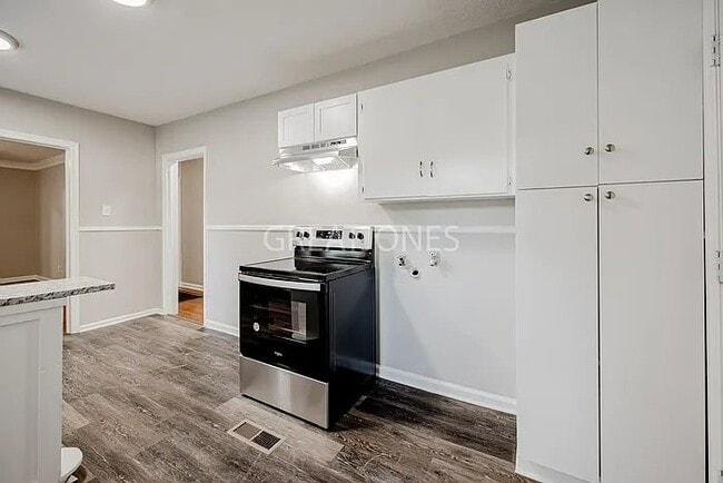 Building Photo - 1921 51st St