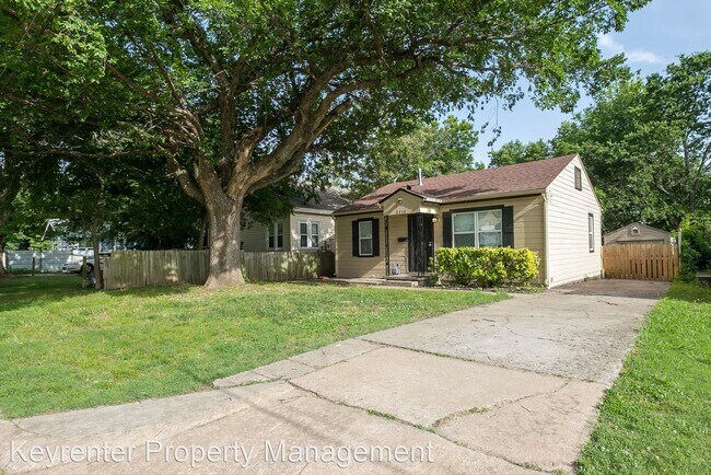 Foto del edificio - 2 br, 1 bath House - 2818 E Admiral Ct