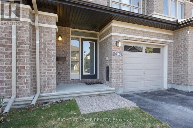 Photo du bâtiment - 908 Fletcher Cir