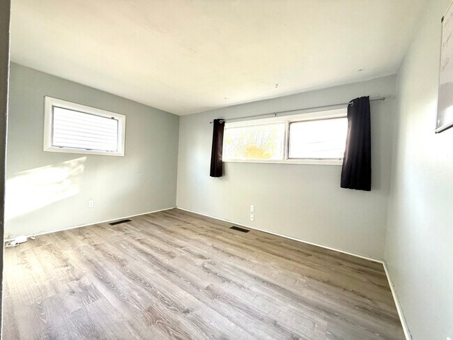 Foto del edificio - 2626 Corvalis Ave