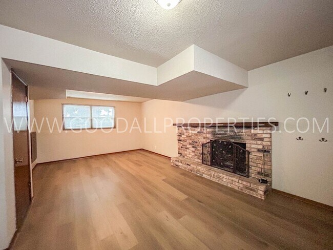 Foto del edificio - 2 Bedroom 1 Bath Duplex in Ankeny