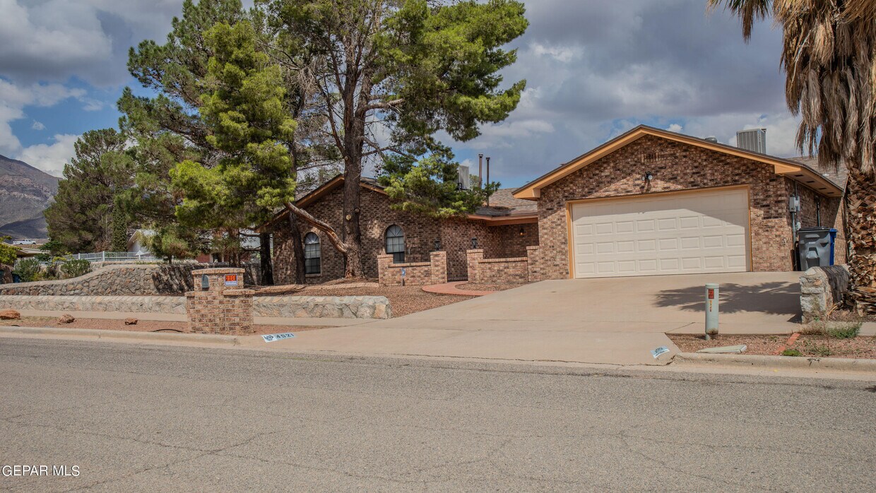 Primary Photo - 4521 R L Shoemaker Dr