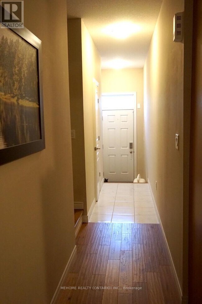 Building Photo - 133 St Leger St