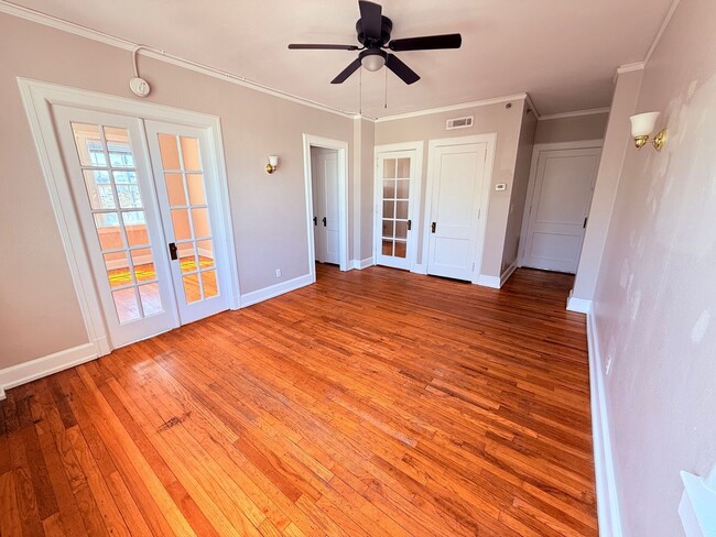 Interior Photo - The Terrace