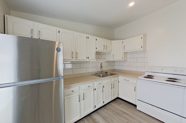 Foto del edificio - 2445-2447 Hiawatha St