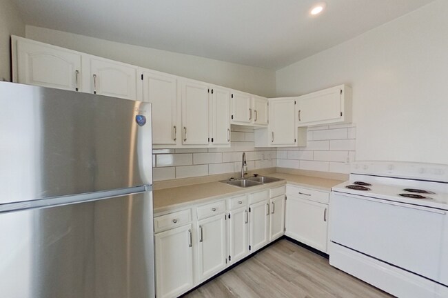 Foto del edificio - 2447-2447 Hiawatha St