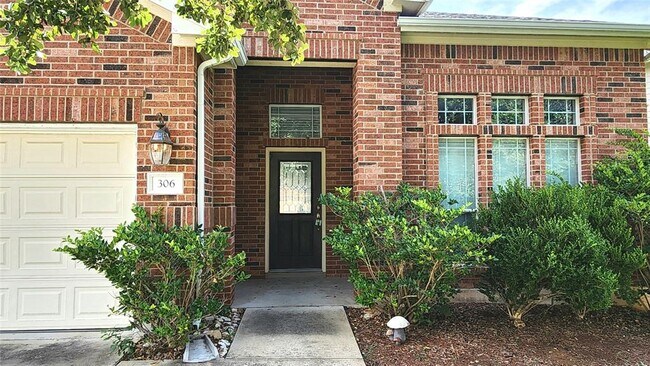 Foto del edificio - 306 Saddle Ridge Dr