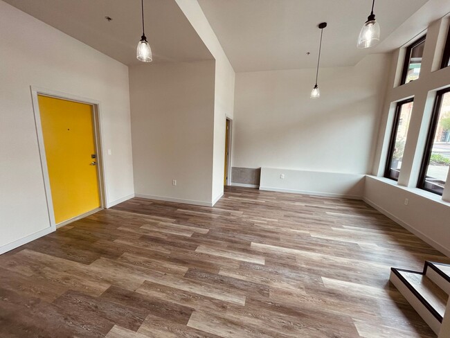 Interior Photo - Bode Uptown