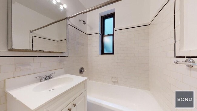 Building Photo - 124 E 24th St