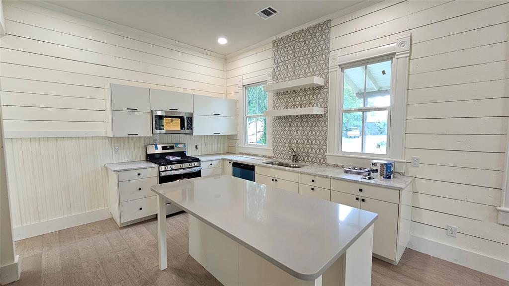 Foto principal - 917 W 6th St