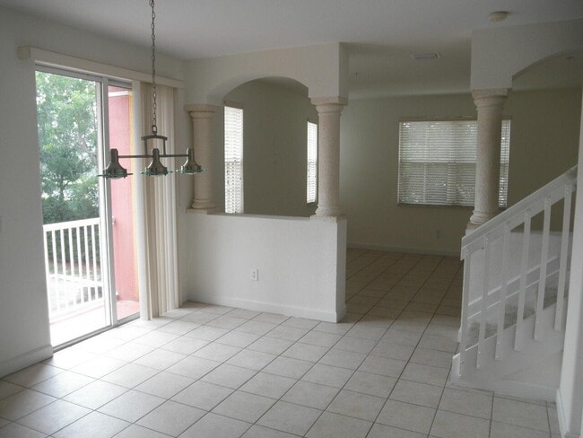 Building Photo - 2147 Shoma Dr
