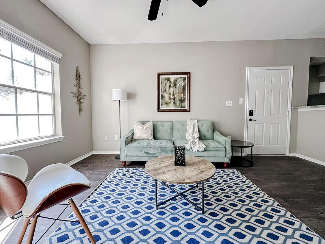 Foto principal - 3293 Cimarron Blvd