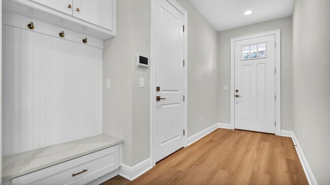 Building Photo - Brand New Beautiful and Spacious 4BR/4.5 B...