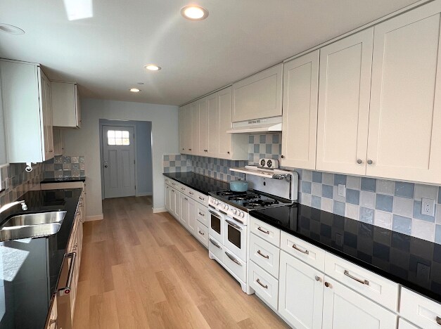 Foto del edificio - 328 Jordan Ave