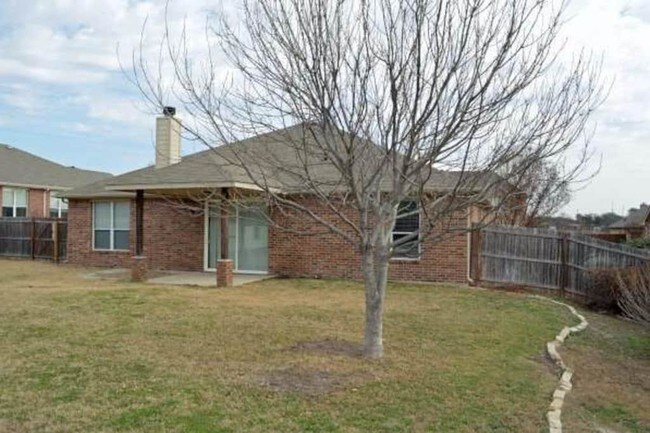Building Photo - 621 Saddle Ridge Tr