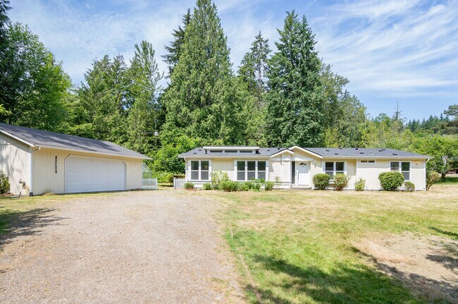 Building Photo - 3-Bedroom Gig Harbor Retreat with Private ...